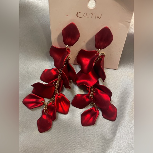 Kaitin Earrings - Picture 1 of 8